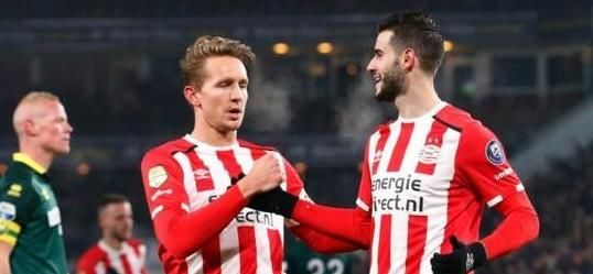 门柱之间的 门柱之间的