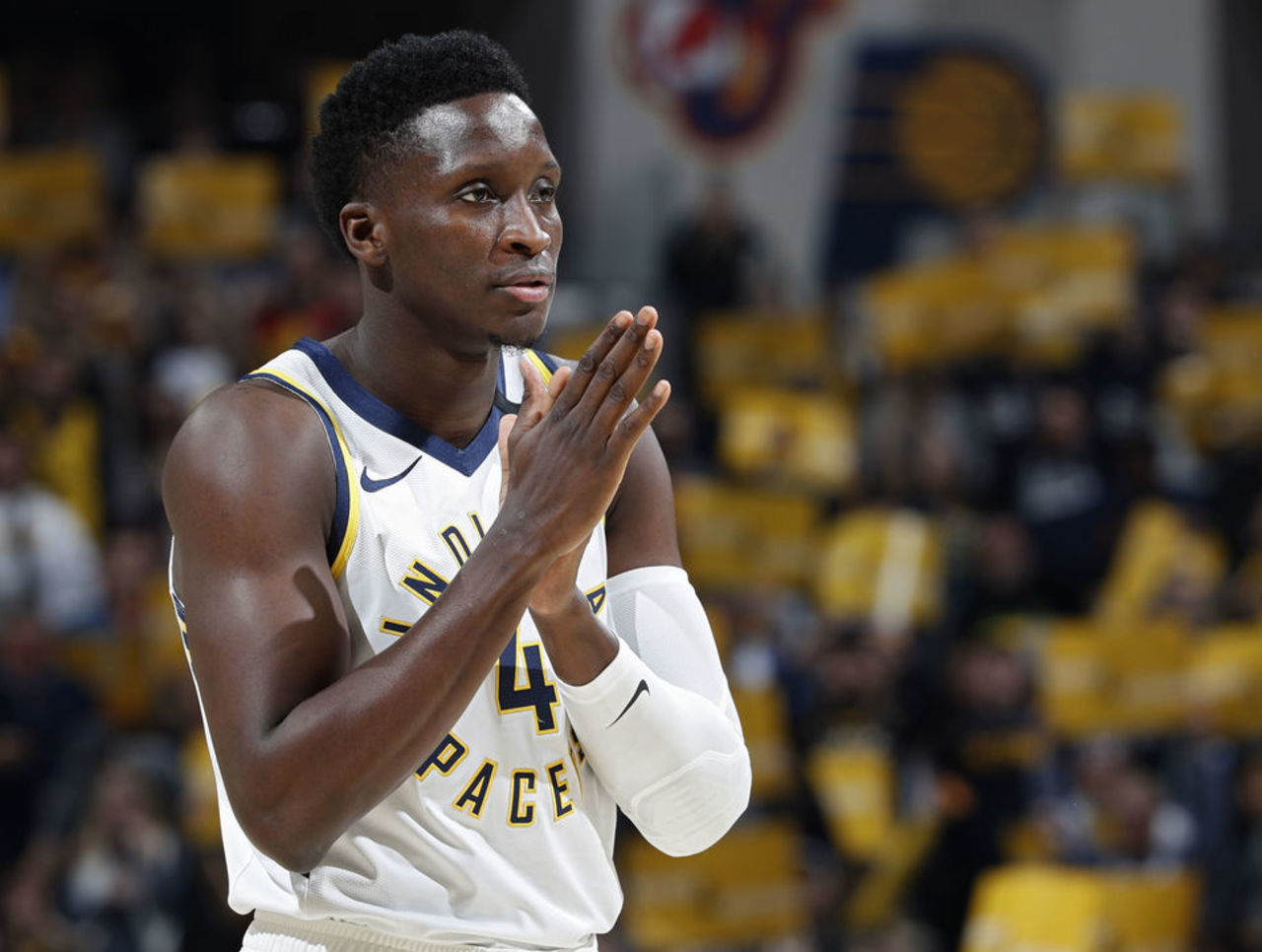 他们继续沿 他们继续沿